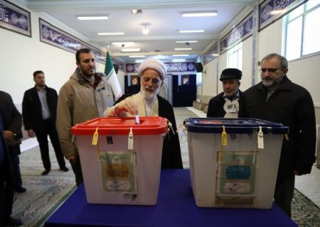 امام جمعه اراک: حضور در انتخابات بیانگر پایبندی به نظام اسلامی است